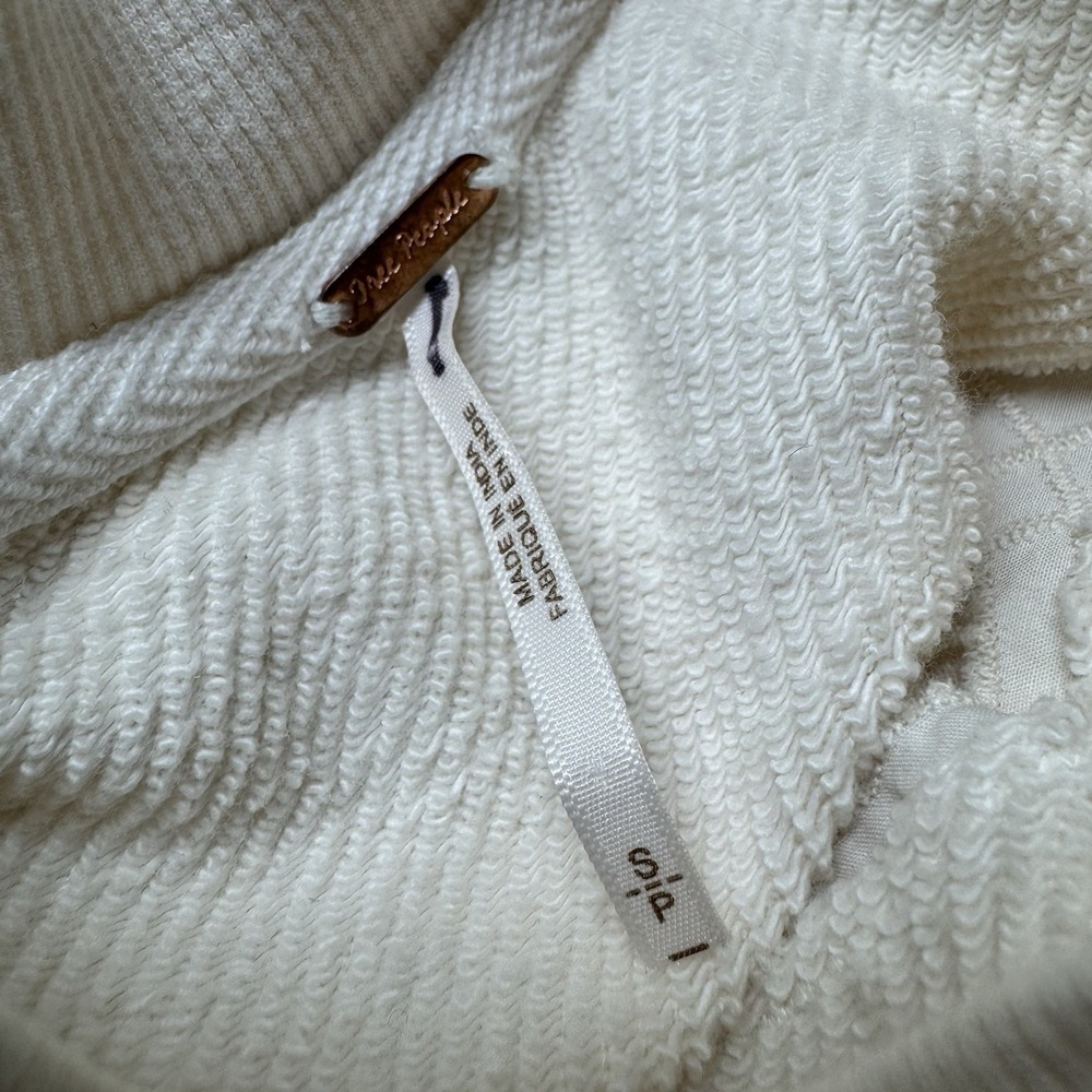 Free People Oversized Cottage Boho Sweatshirt S Coastal Cowgirl Comfy Soft Cream - Picture 5 of 5